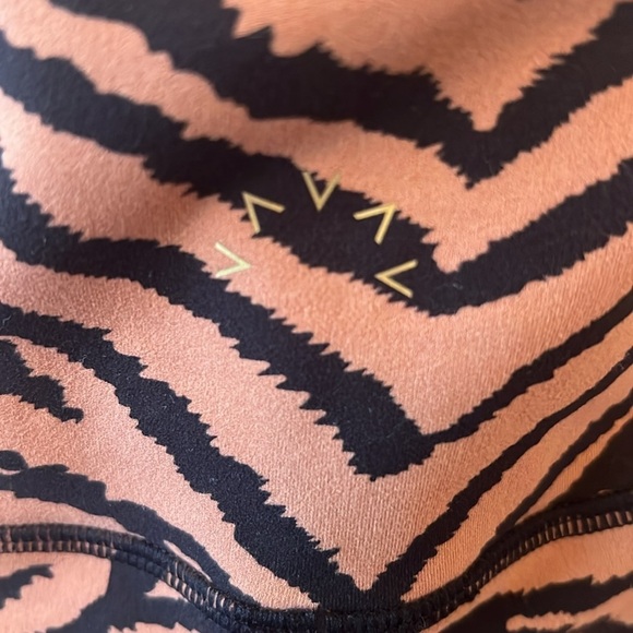 Varley Century 2.0 Legging in Clay Zebra-Size S - Picture 4 of 4